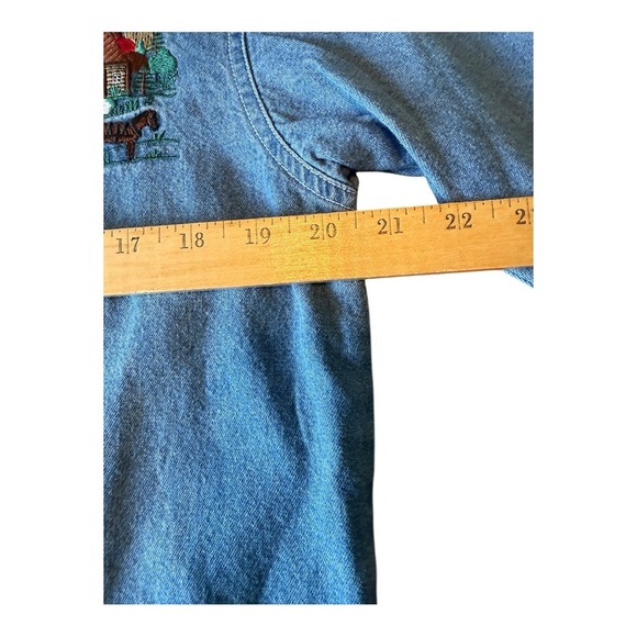 Vtg Denim Shirt Size S Christmas Winter Wonderland Embroidered Oversized Art - Picture 6 of 11